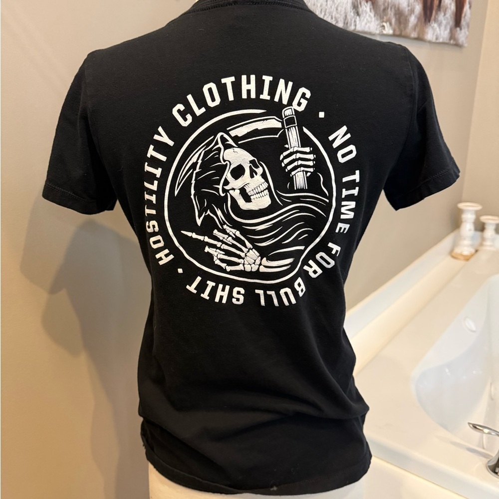 Black Graphic Short-Sleeve Tee - Women's